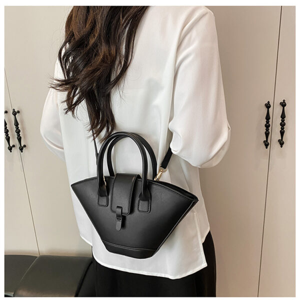 The Seoul Bag in Vegan Leather