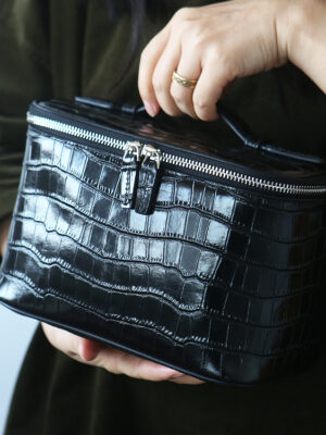 Large Capacity Family Toiletry Bag with Wet-Dry Separation Dual Zipper