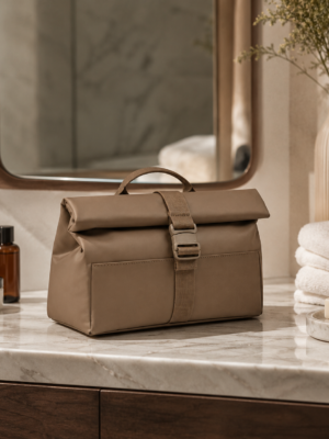 化妆包7展示图E Custom TPU Waterproof Roll-Top Toiletry Bag with Quick-Release Buckle