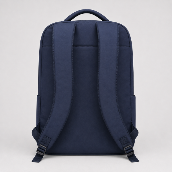 笔记本电脑包产品8展示图B Lightweight nylon laptop backpack with padded shoulder straps